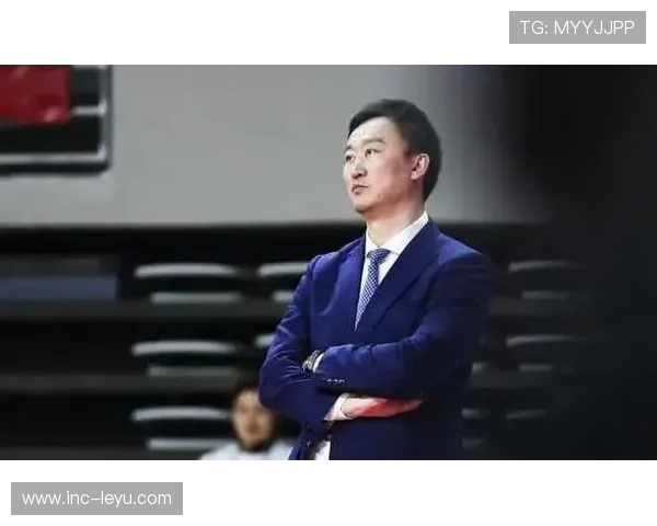 刘维伟前妻官宣离婚后晒照：颜值逆生长，二胎妈妈身材依旧高挑，回应再婚传闻
